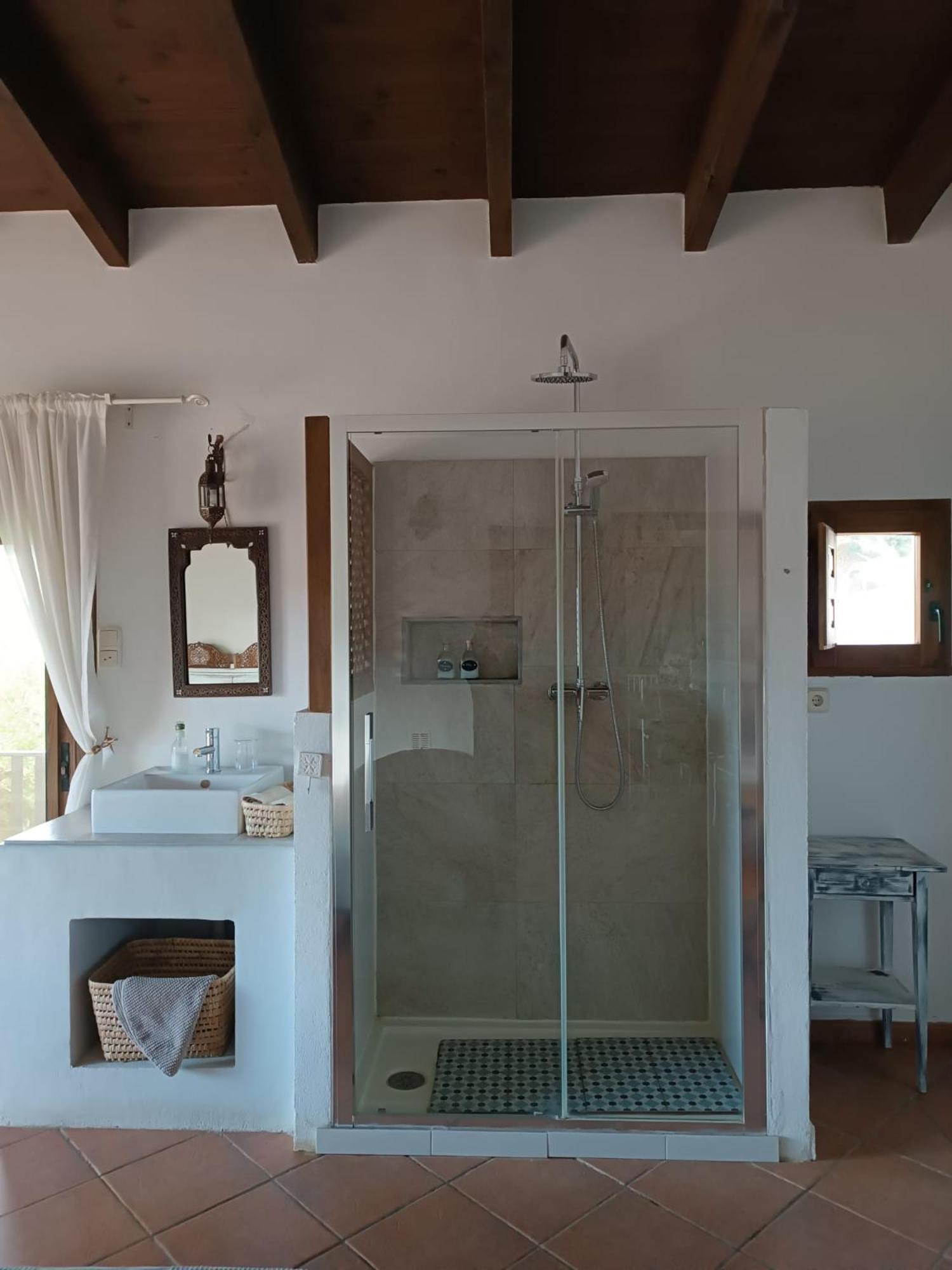 The African House Tolox Luaran gambar