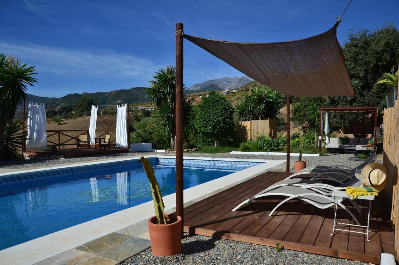 The African House Tolox Luaran gambar